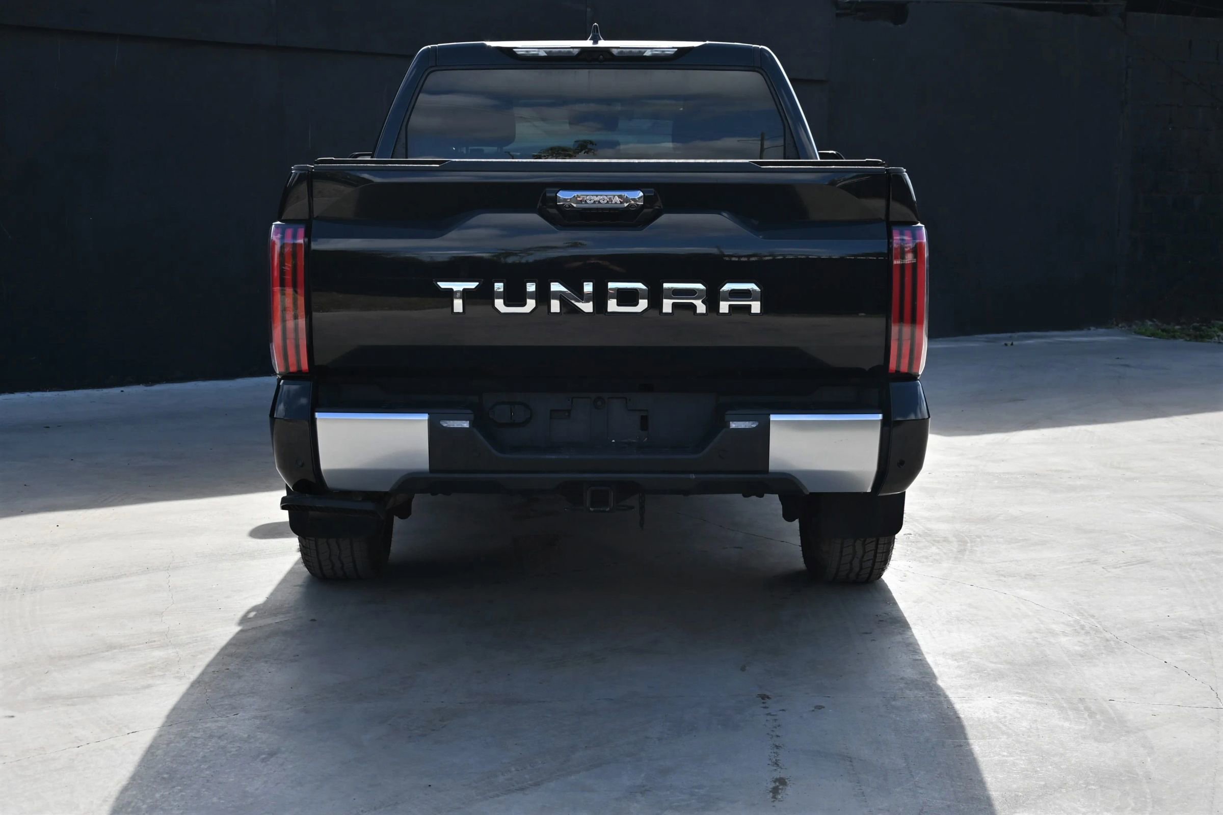 Used 2022 Toyota Tundra Limited image 4