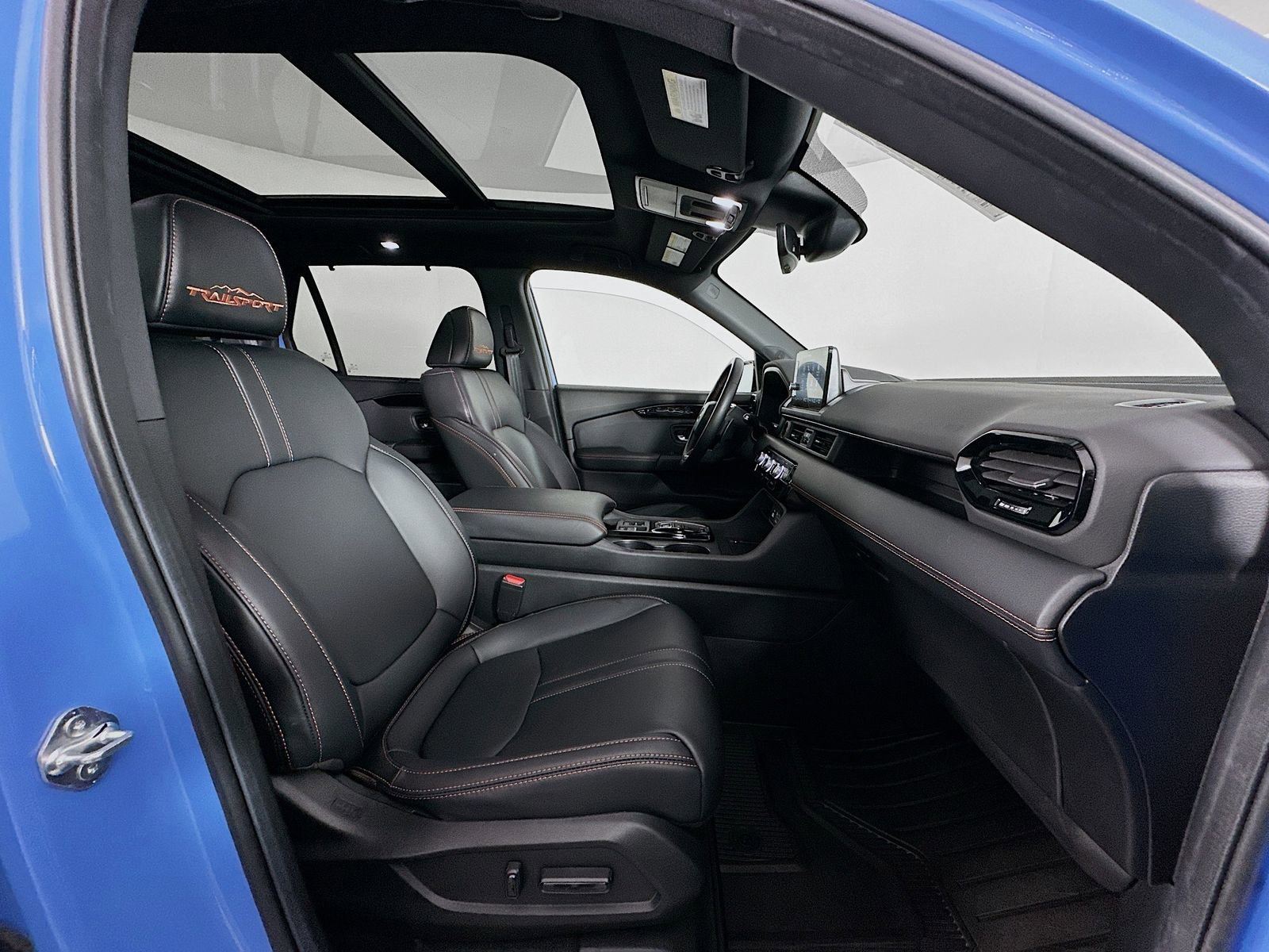 Used 2025 Honda Pilot TrailSport image 29