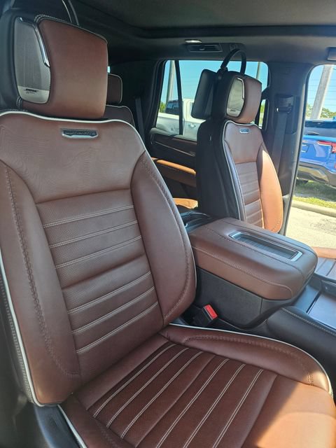 Used 2023 GMC Yukon Denali Ultimate AWD/4WD image 26