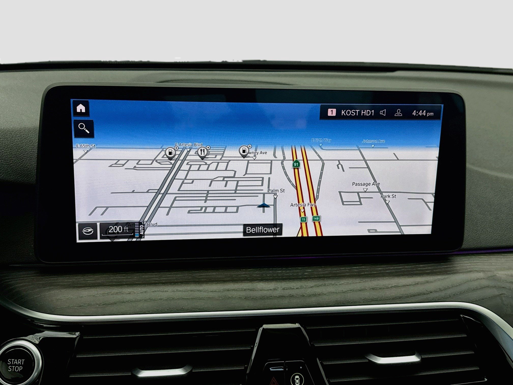 Used 2021 BMW 530e w/ Luxury Seating Package RWD image 9