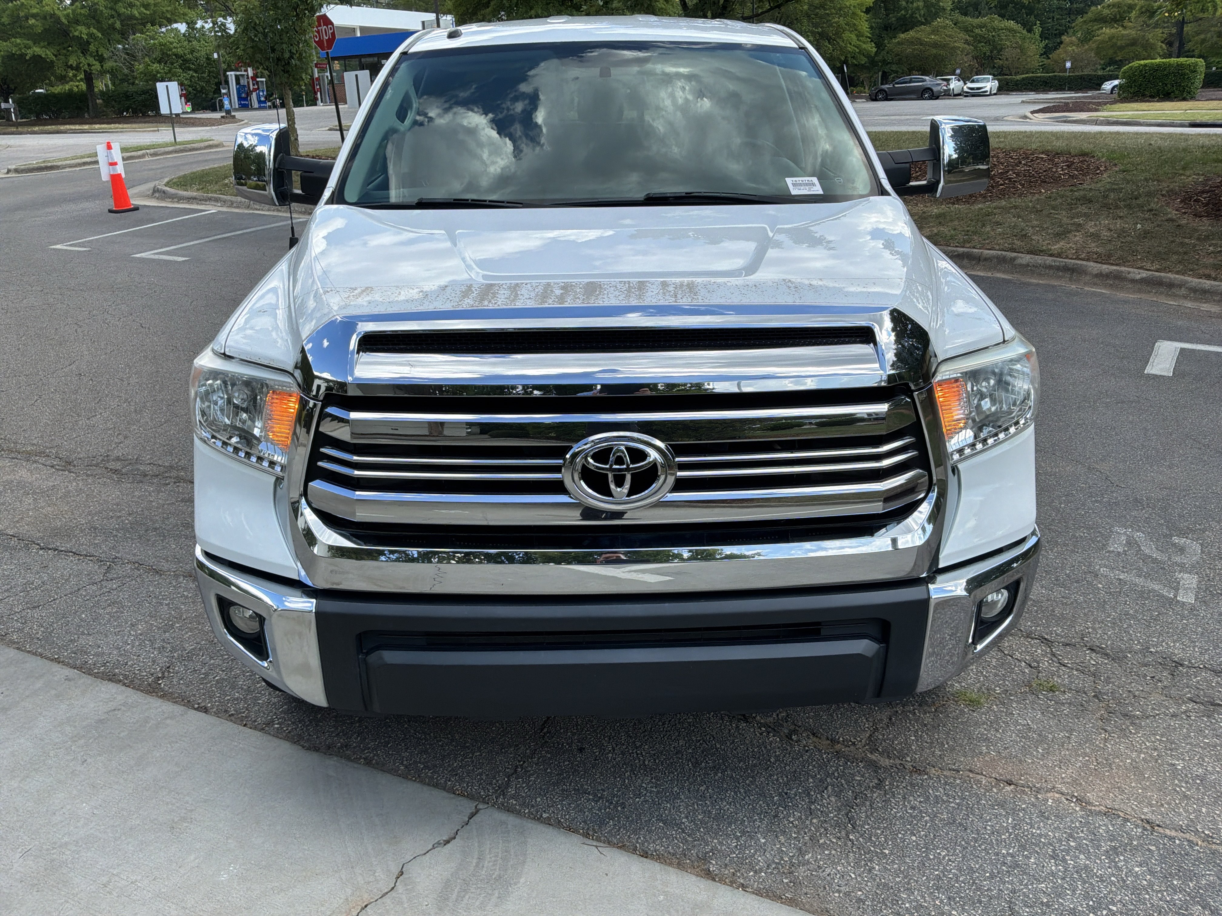 Used 2016 Toyota Tundra SR5 w/ SR5 Upgrade Package RWD image 3