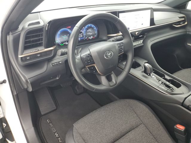 Used 2023 Toyota Crown AWD/4WD image 17