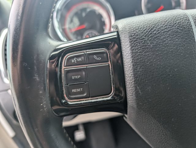 Used 2019 Dodge Grand Caravan SXT FWD image 15
