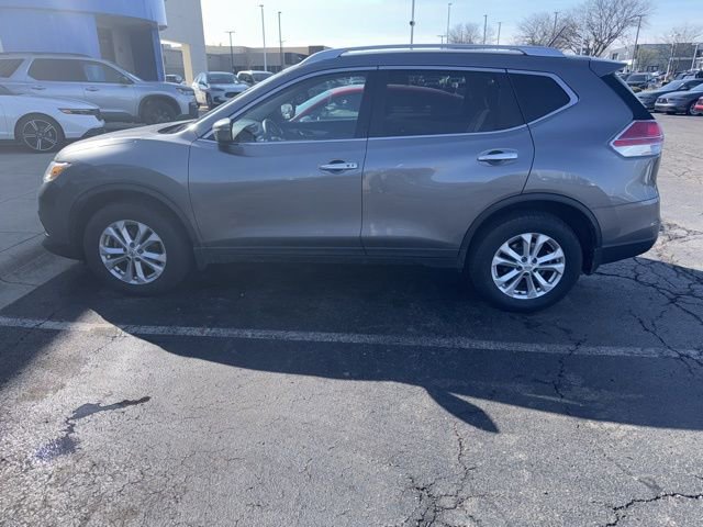 Used 2016 Nissan Rogue SV image 3