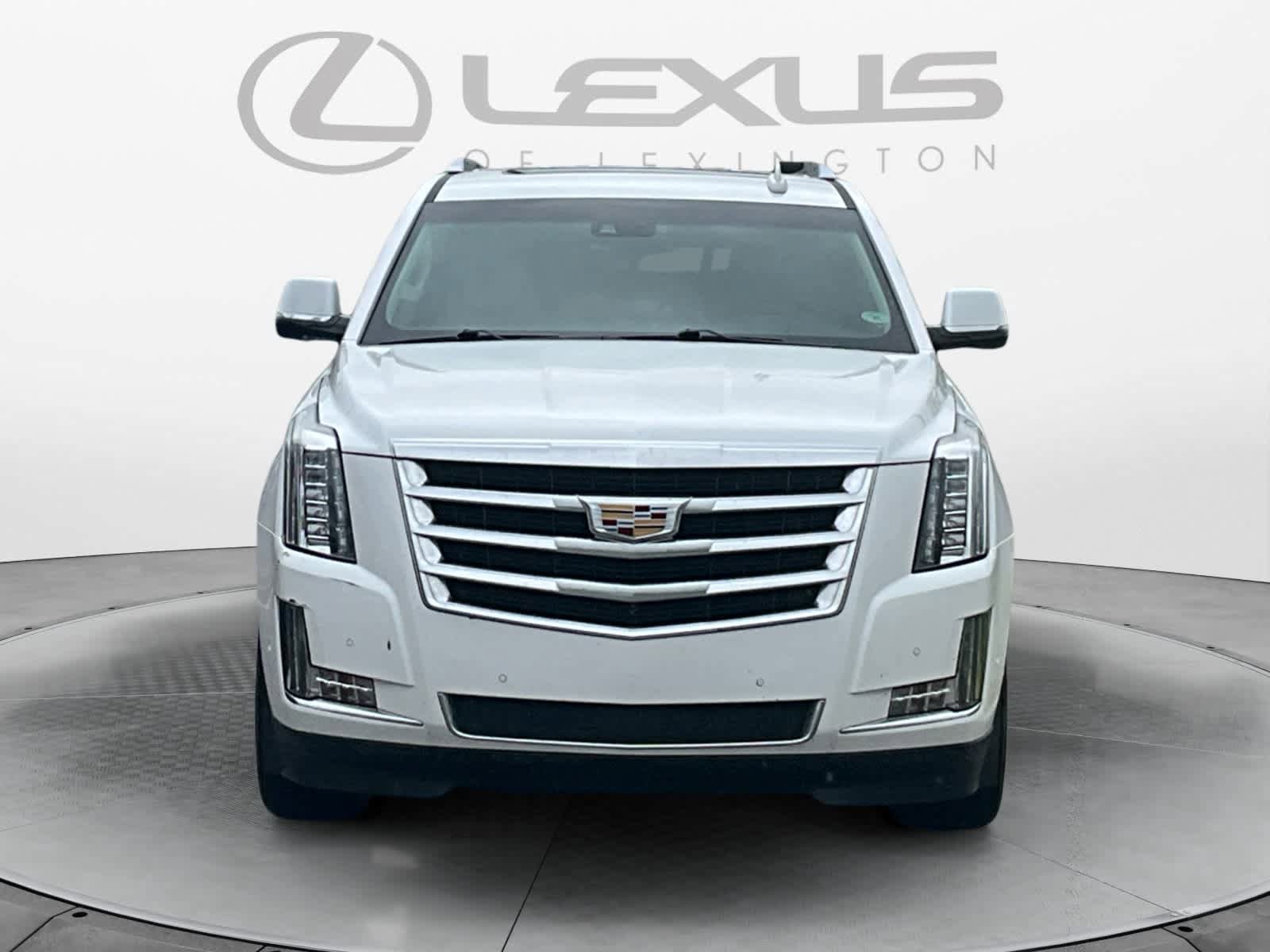 Used 2017 Cadillac Escalade Premium Luxury AWD/4WD image 8