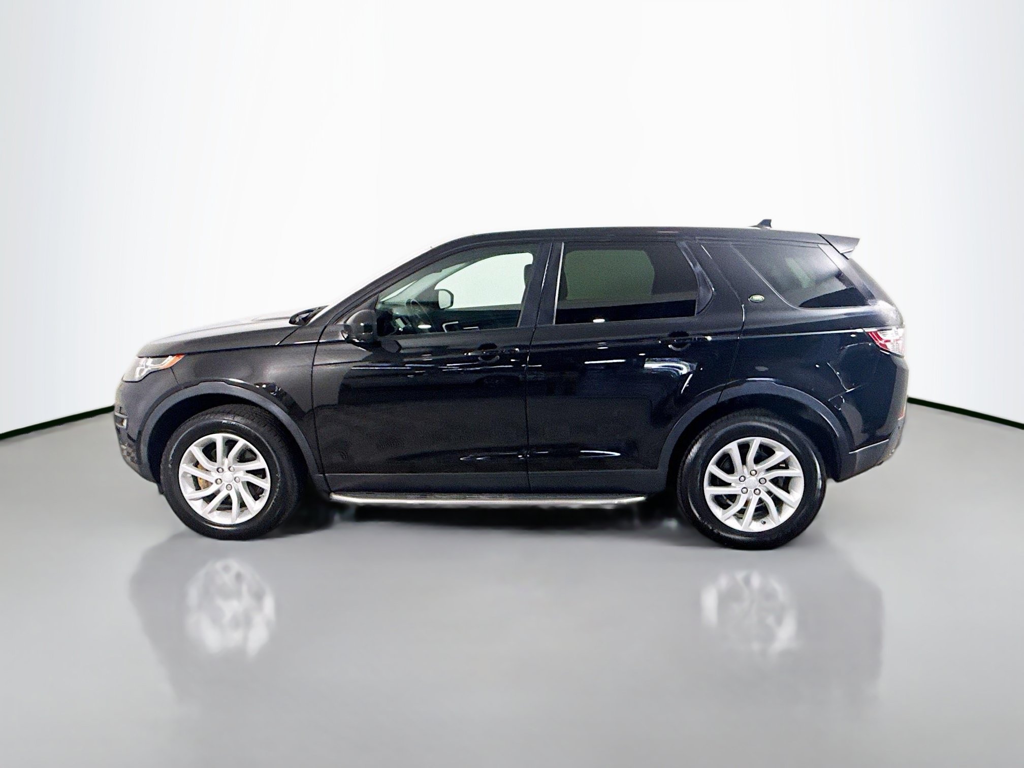 Used 2016 Land Rover Discovery Sport HSE AWD/4WD image 6