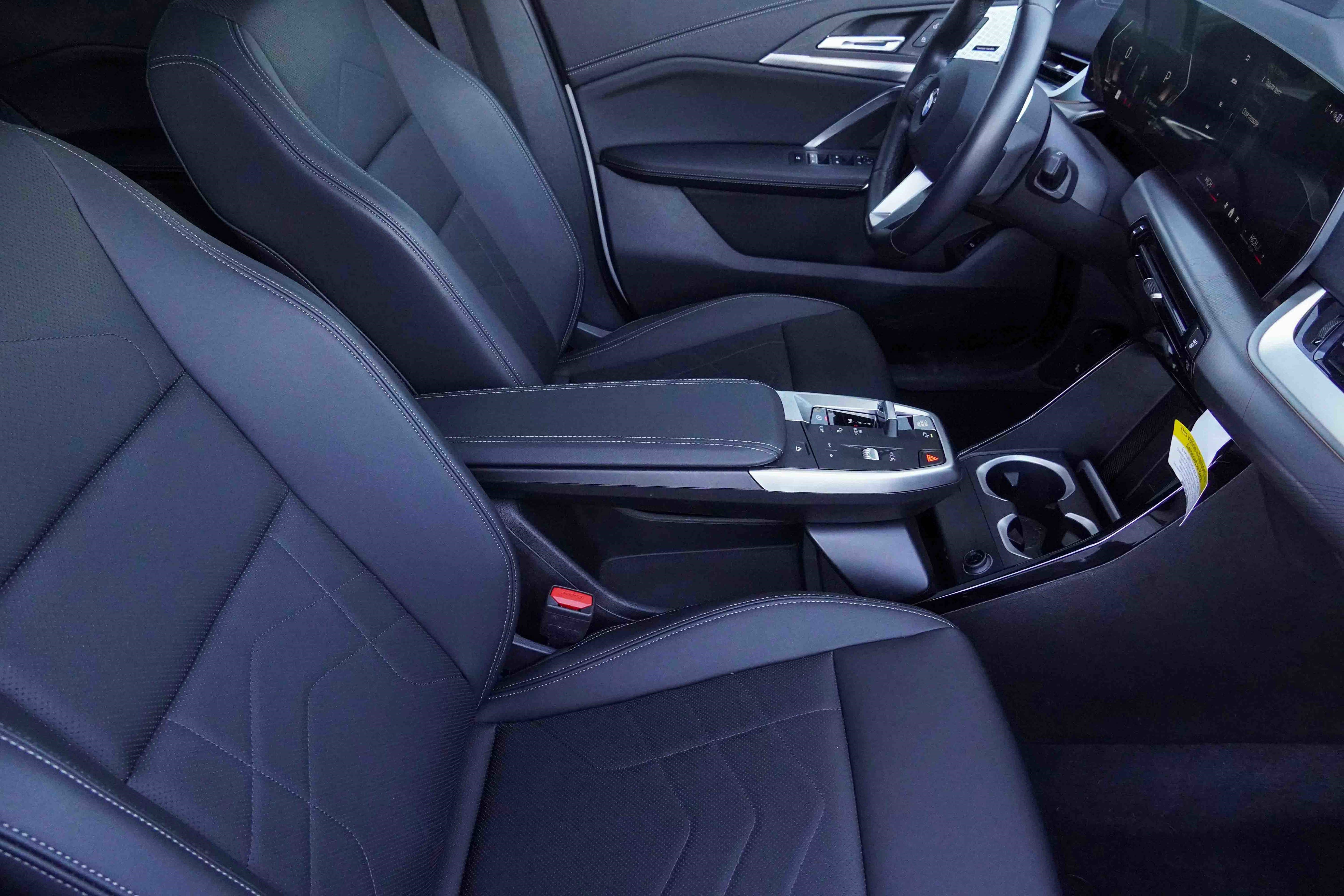 Certified 2025 BMW X2 xDrive28i w/ Premium Package image 12