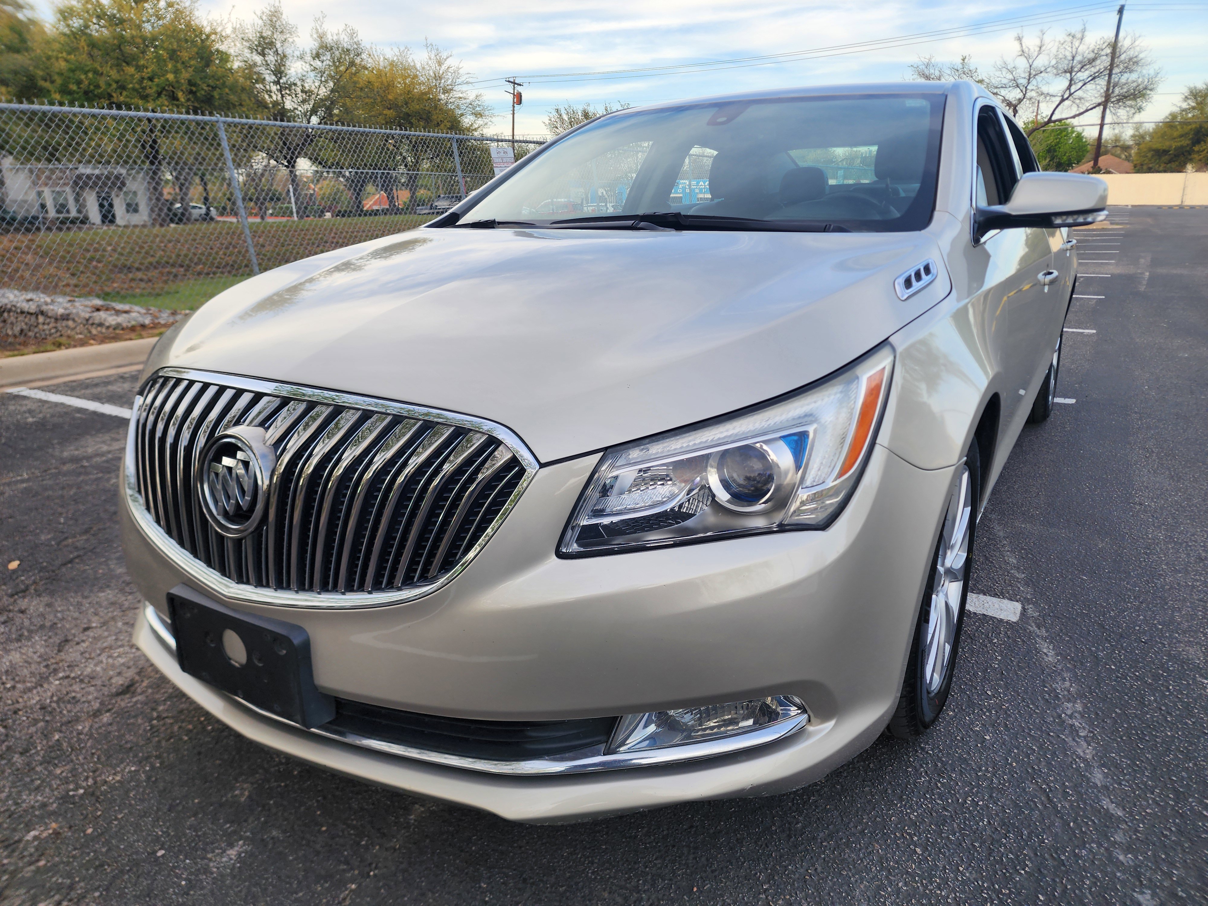 Used 2015 Buick LaCrosse Leather image 3