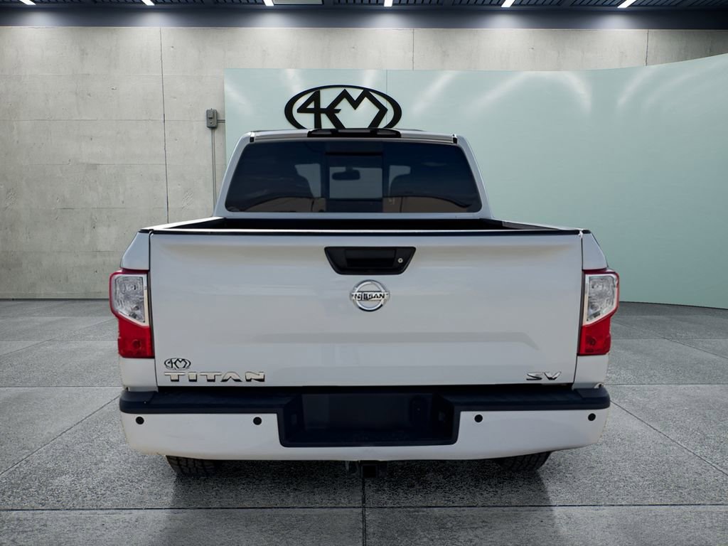 Used 2018 Nissan Titan SV w/ SV Convenience Package RWD image 4