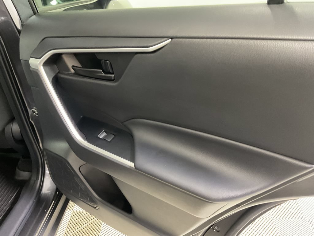 Used 2023 Toyota RAV4 LE AWD/4WD image 21