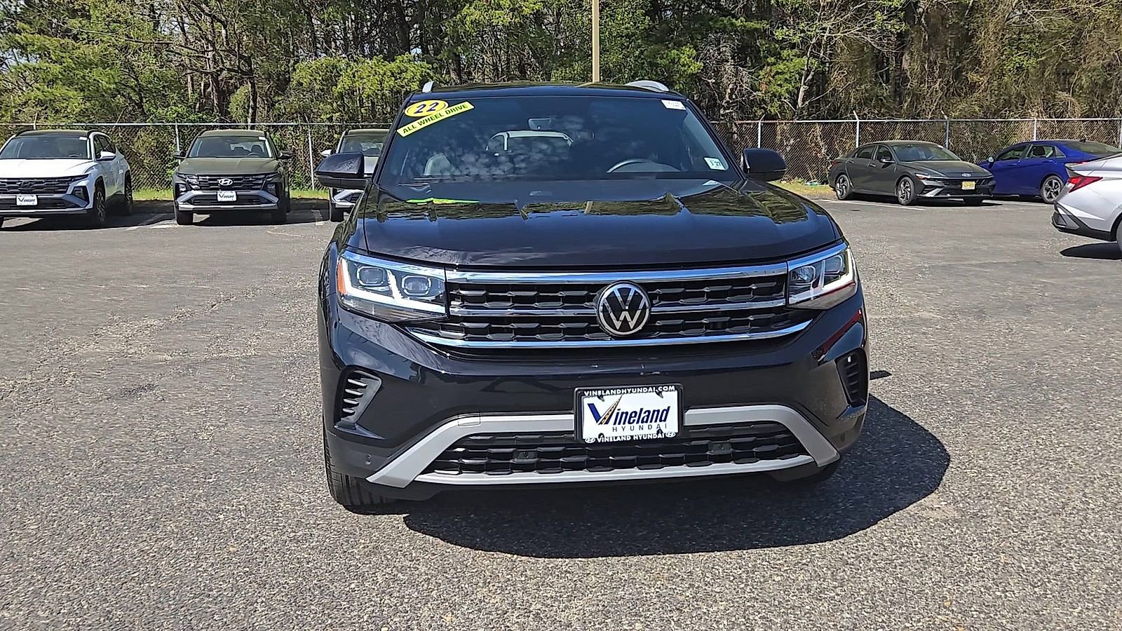 Used 2022 Volkswagen Atlas Cross Sport SE image 3