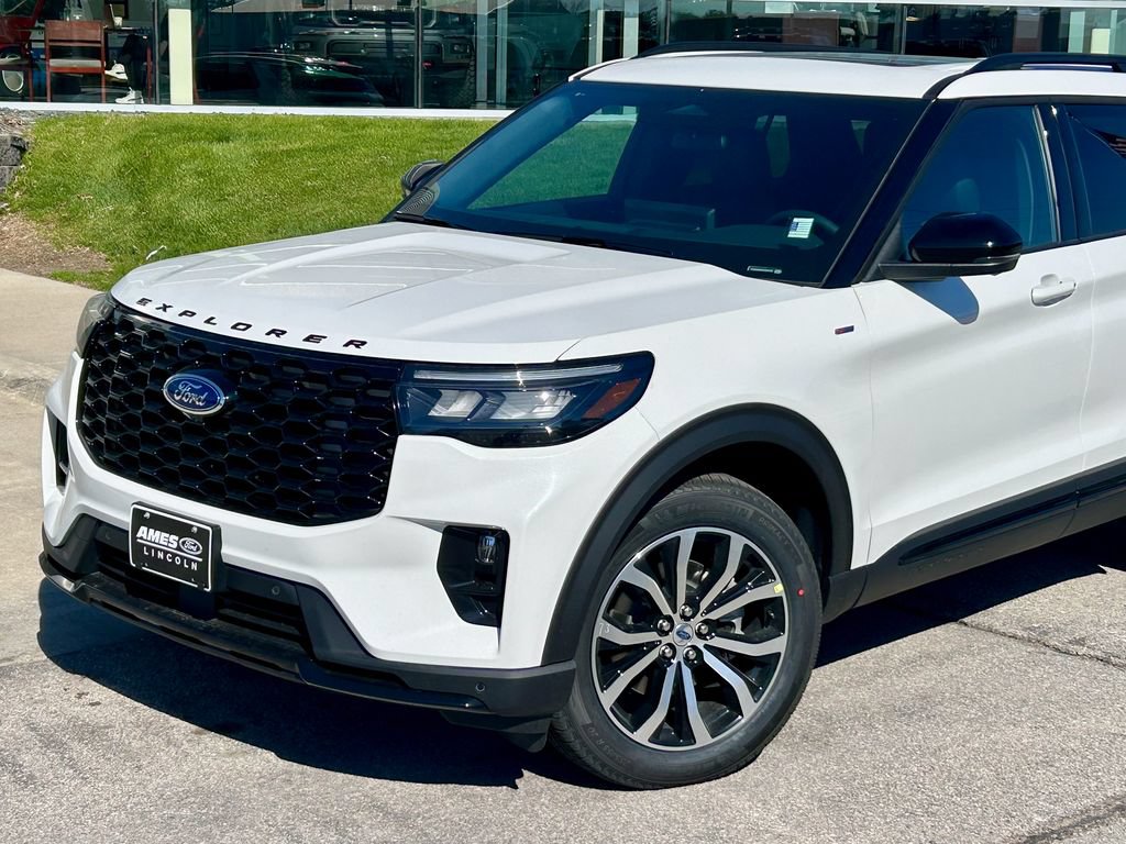 New 2026 Ford Explorer ST-Line AWD/4WD image 2