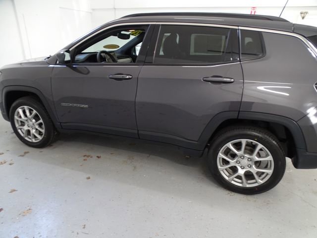 Certified 2024 Jeep Compass Latitude w/ Sun and Sound Group image 20