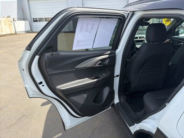 Used 2023 Chevrolet TrailBlazer RS FWD image 26