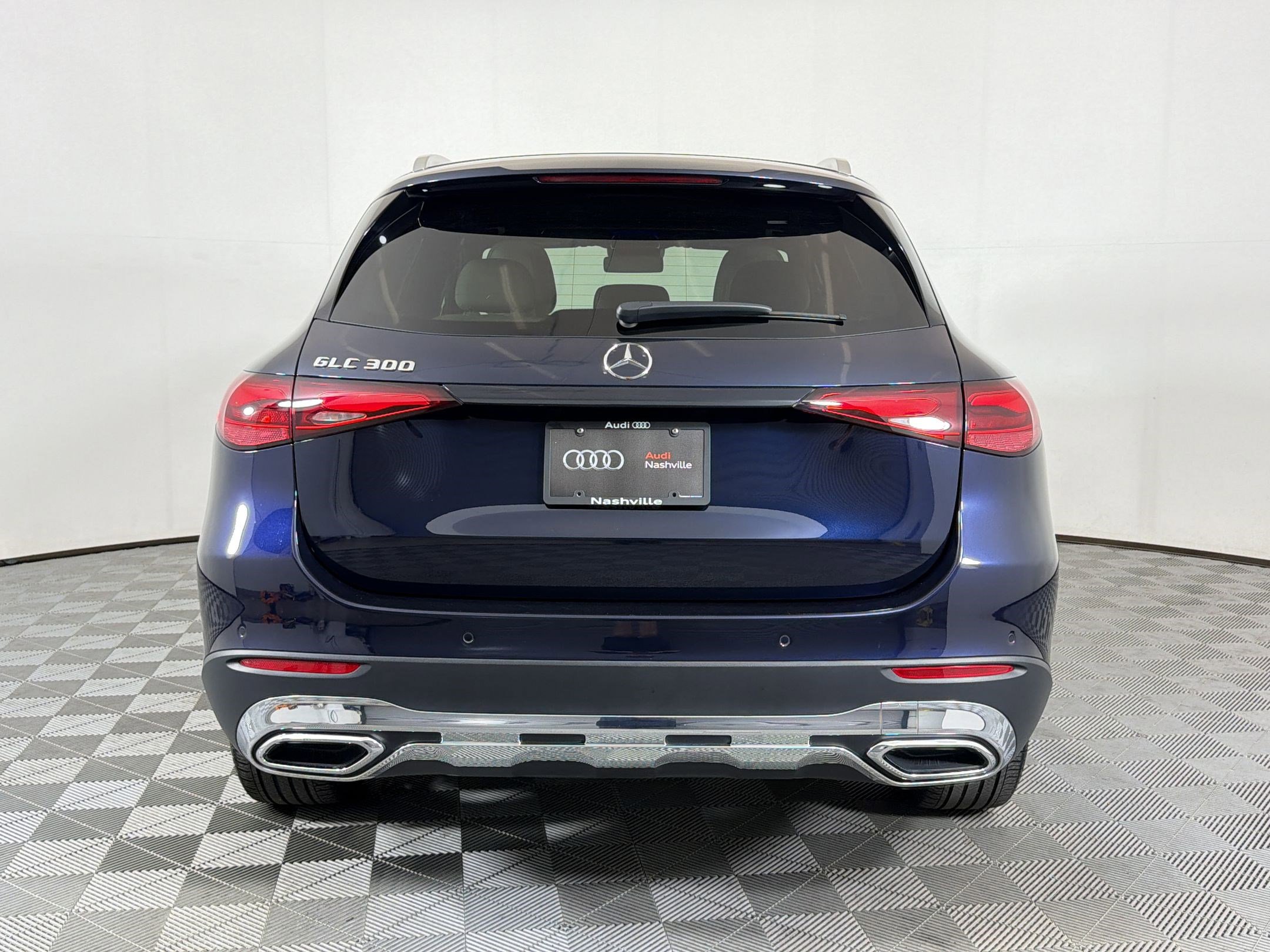 Used 2024 Mercedes-Benz GLC 300 image 10