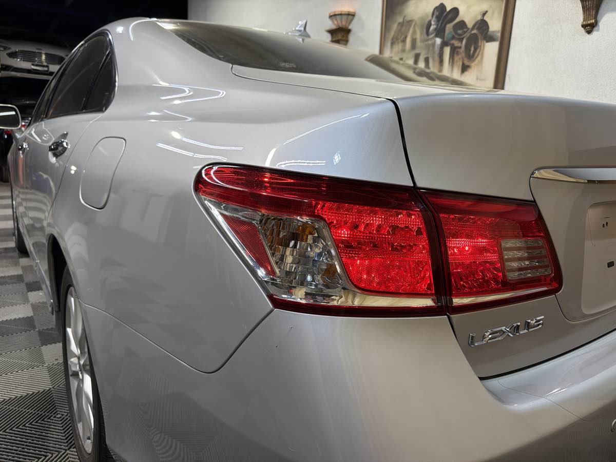 Used 2010 Lexus ES 350 image 9