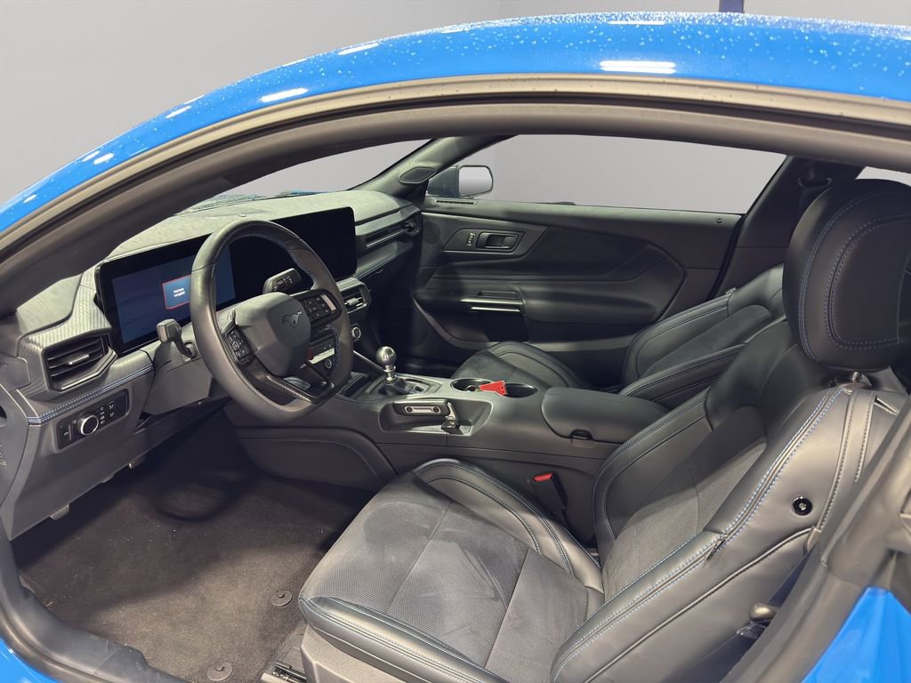 Used 2024 Ford Mustang Dark Horse image 3