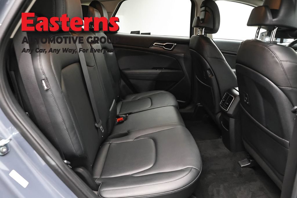 Used 2025 Kia Sportage EX FWD image 21