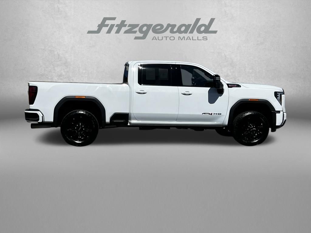 Used 2025 GMC Sierra 2500 AT4 image 3