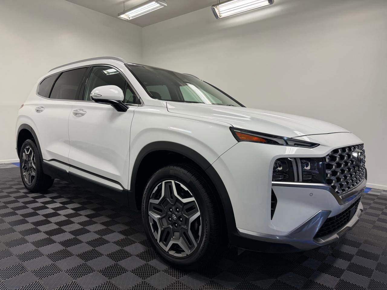 Used 2023 Hyundai Santa Fe Limited AWD/4WD image 1
