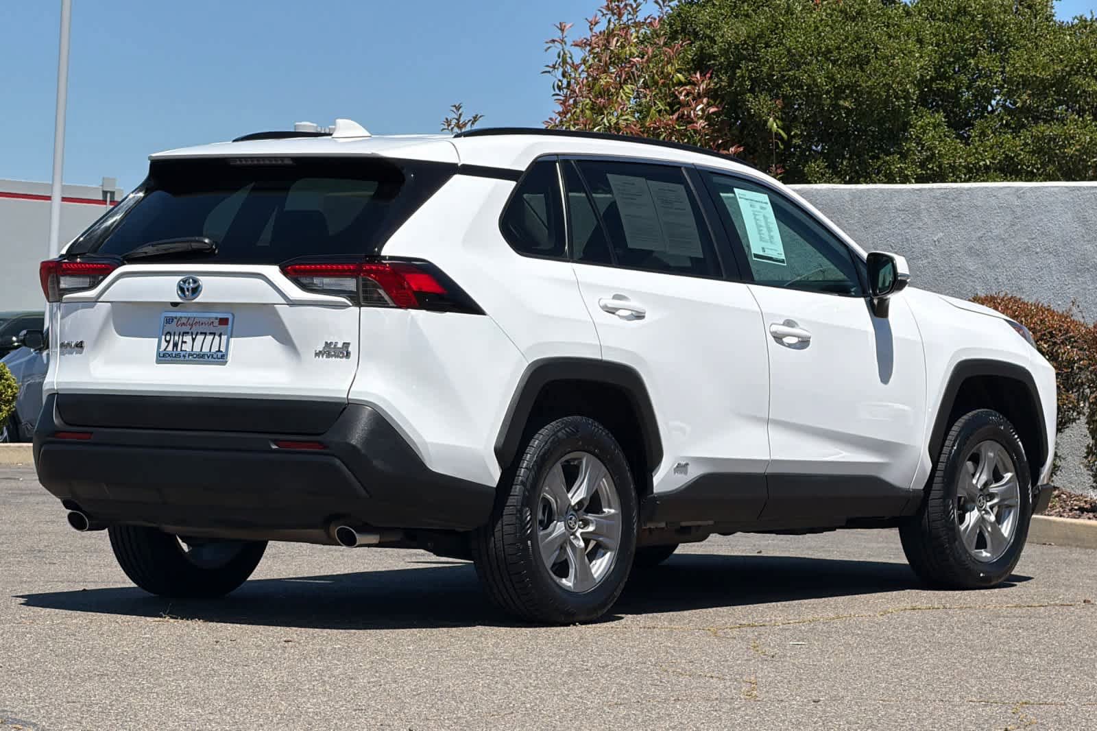 Used 2024 Toyota RAV4 XLE AWD/4WD image 2
