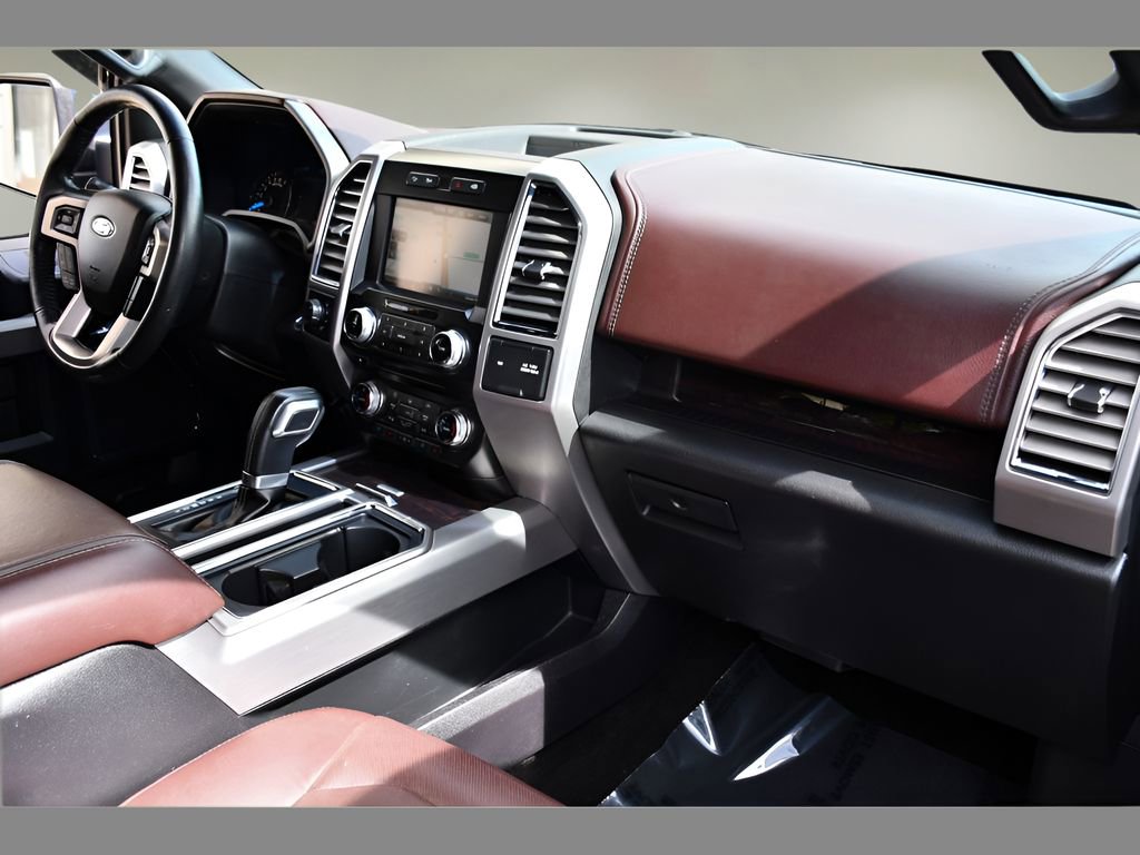Used 2015 Ford F150 Platinum w/ Equipment Group 701A Luxury AWD/4WD image 28