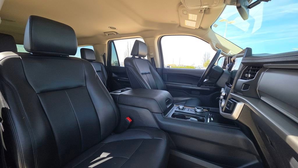 Used 2024 Ford Expedition Max XLT image 12