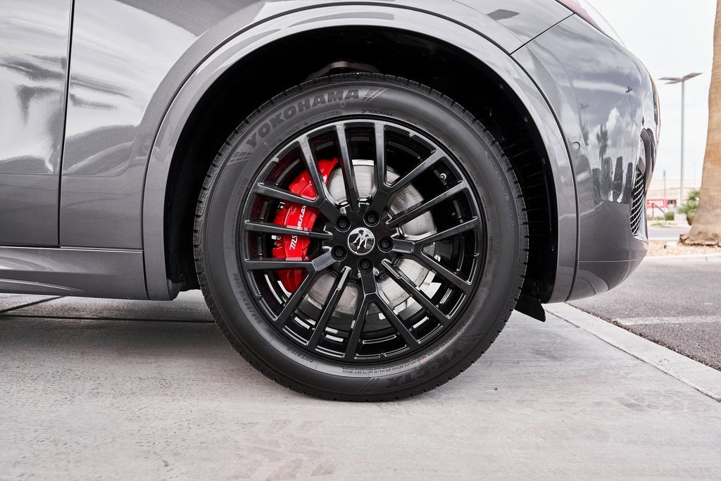 Used 2023 Maserati Grecale GT image 12