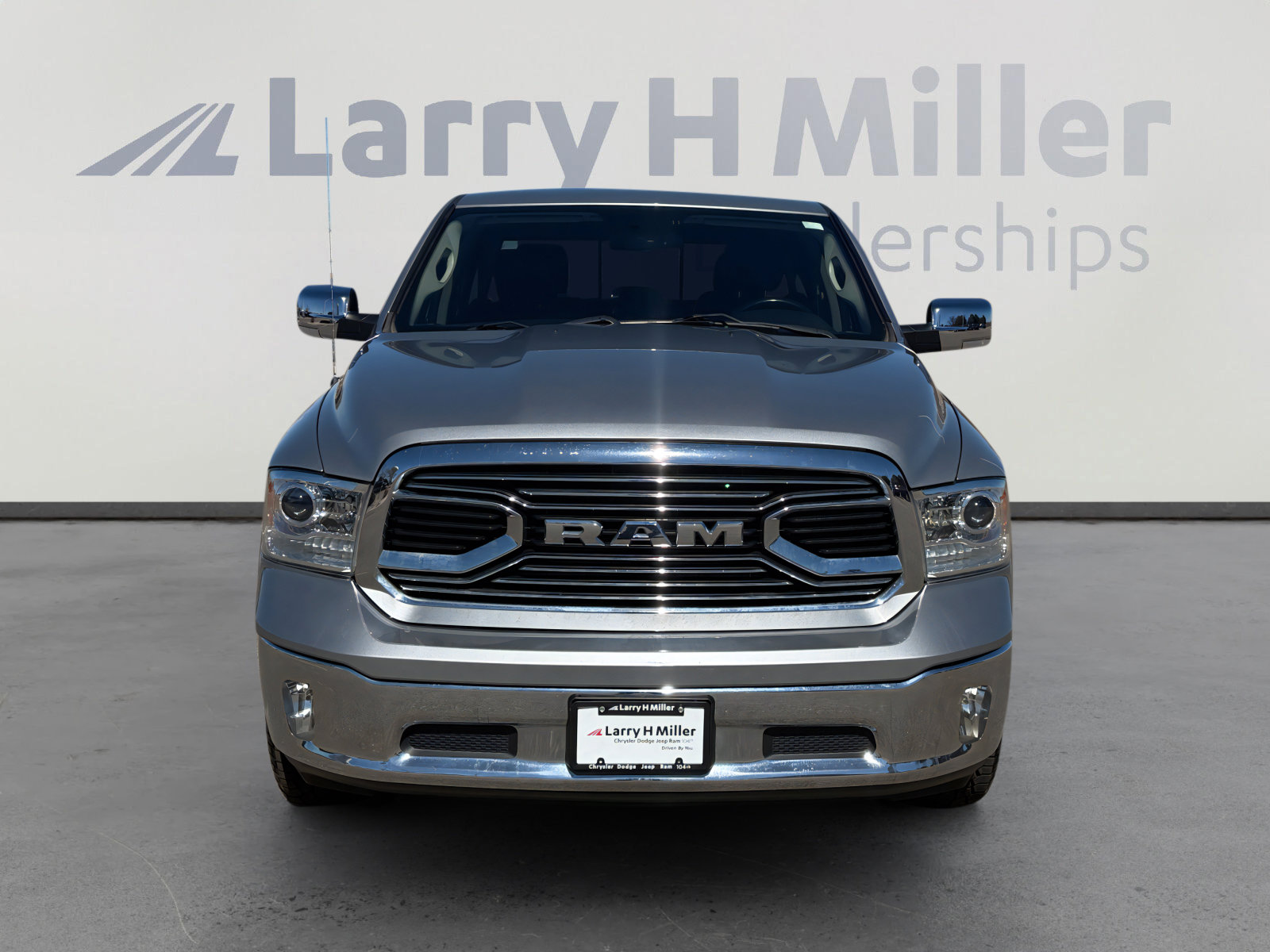 Used 2019 RAM 1500 Laramie w/ Convenience Group AWD/4WD image 9