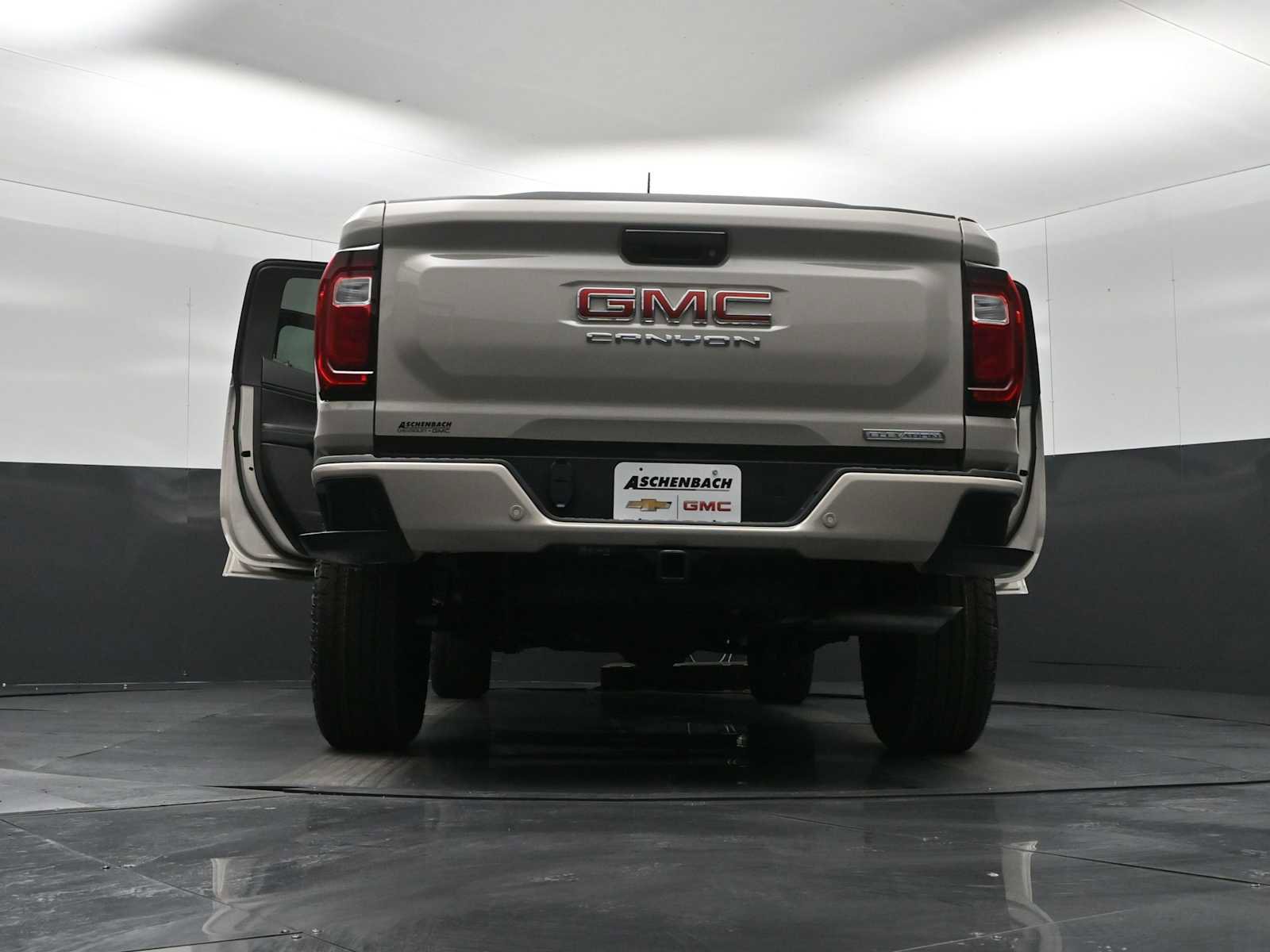 New 2026 GMC Canyon Elevation w/ Convenience Package image 30