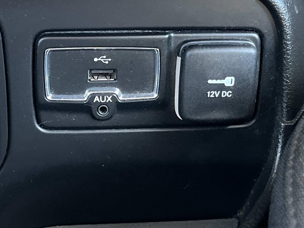 Used 2017 Jeep Renegade Latitude image 22