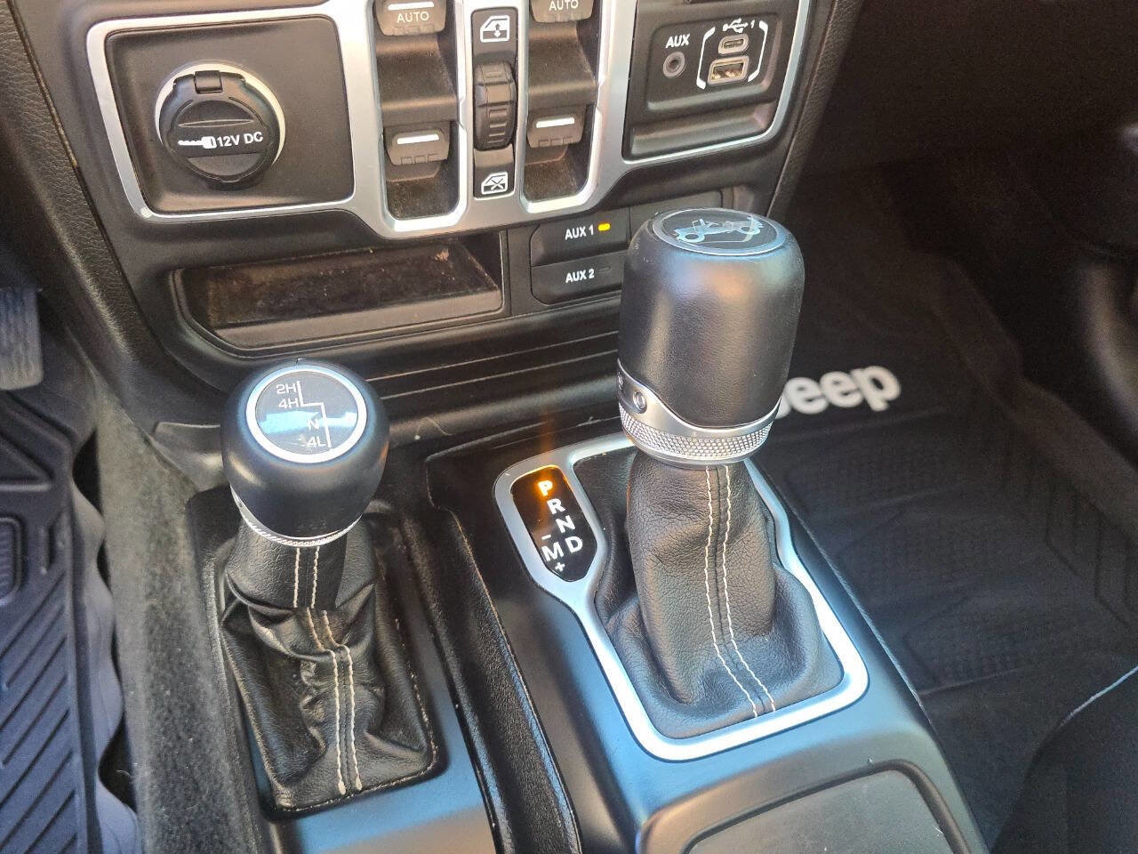 Used 2018 Jeep Wrangler Unlimited Sahara image 28