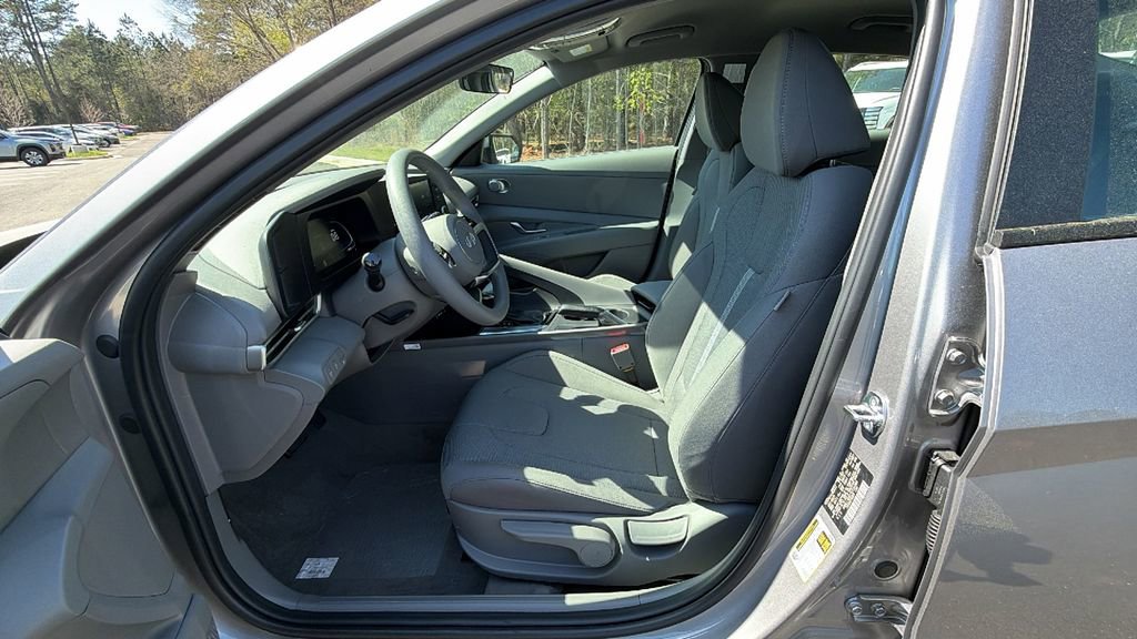 New 2026 Hyundai Elantra SE FWD image 10