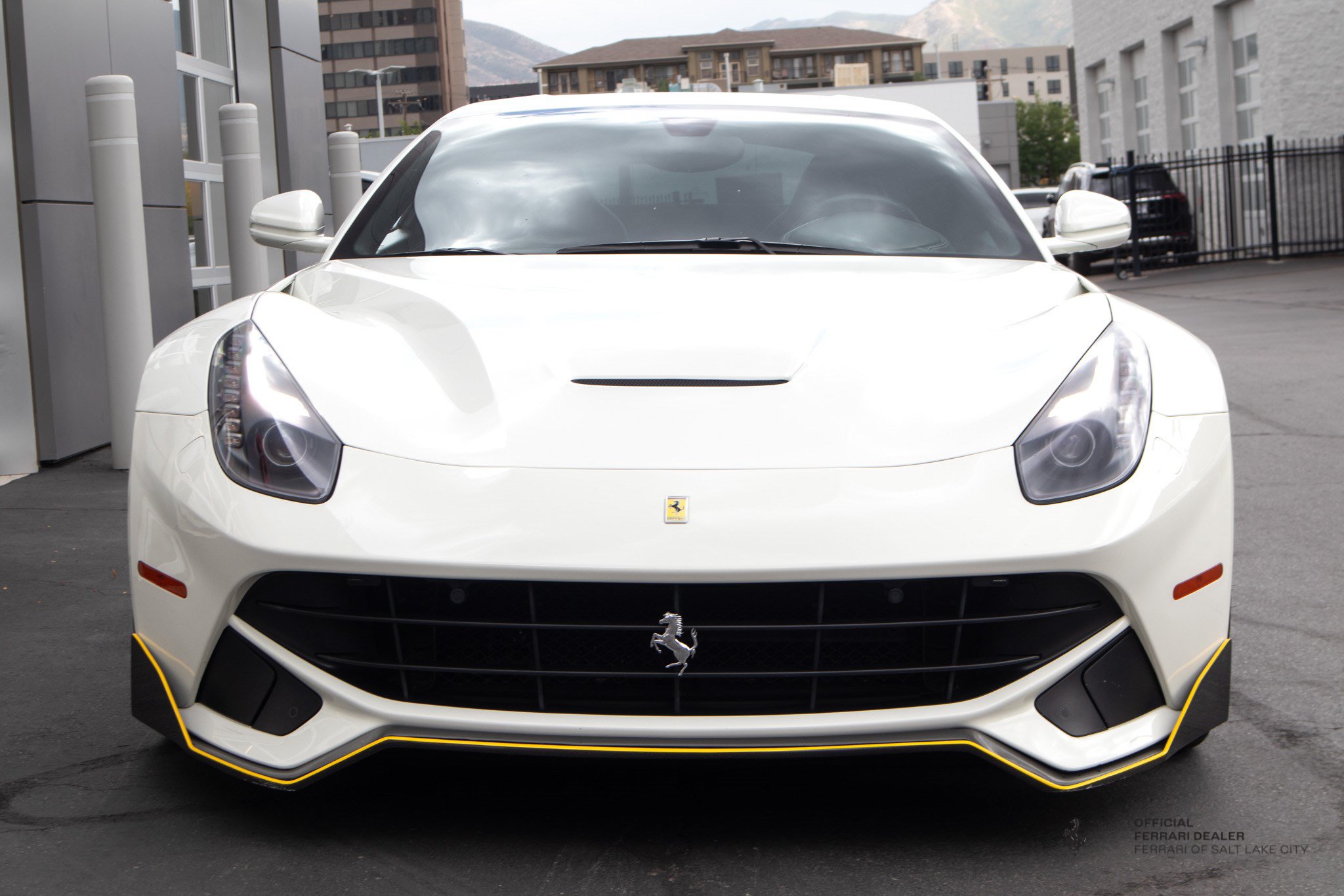 Used 2015 Ferrari F12 Berlinetta RWD image 9
