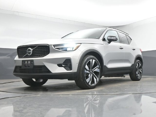 Used 2023 Volvo XC40 B5 Ultimate w/ Protection Package Premier AWD/4WD image 40