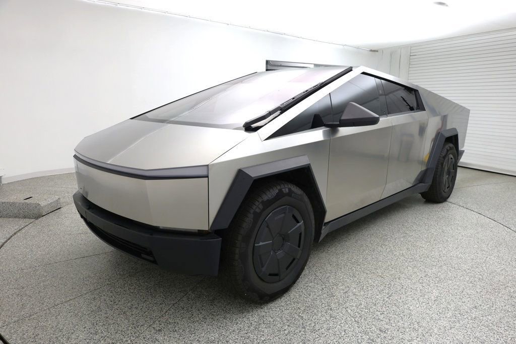 Used 2024 Tesla Cybertruck AWD Crew Cab video 1
