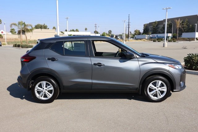 New 2025 Nissan Kicks Play S image 3