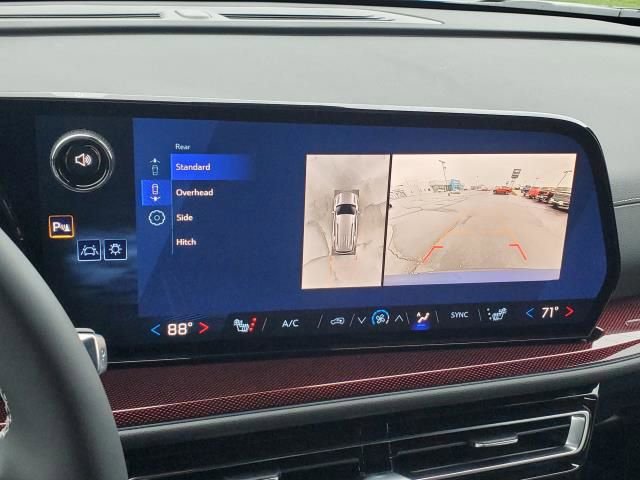 New 2026 Chevrolet Traverse Z71 w/ Driver Confidence Package image 25