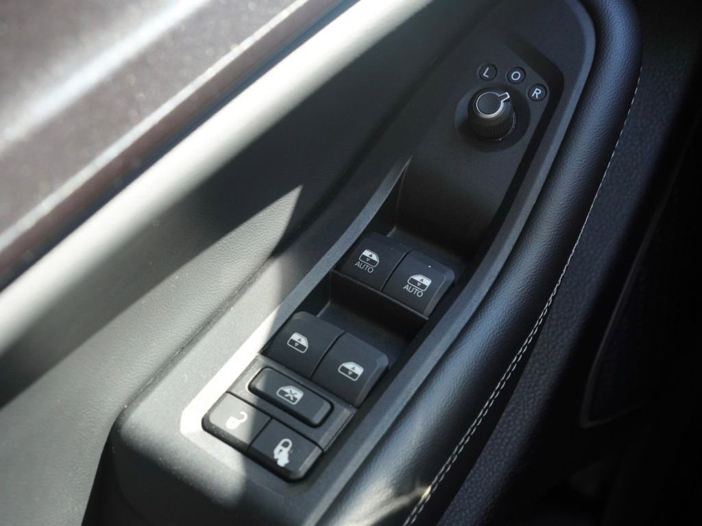 Used 2022 Jeep Grand Cherokee Laredo w/ Luxury Tech Group I image 14