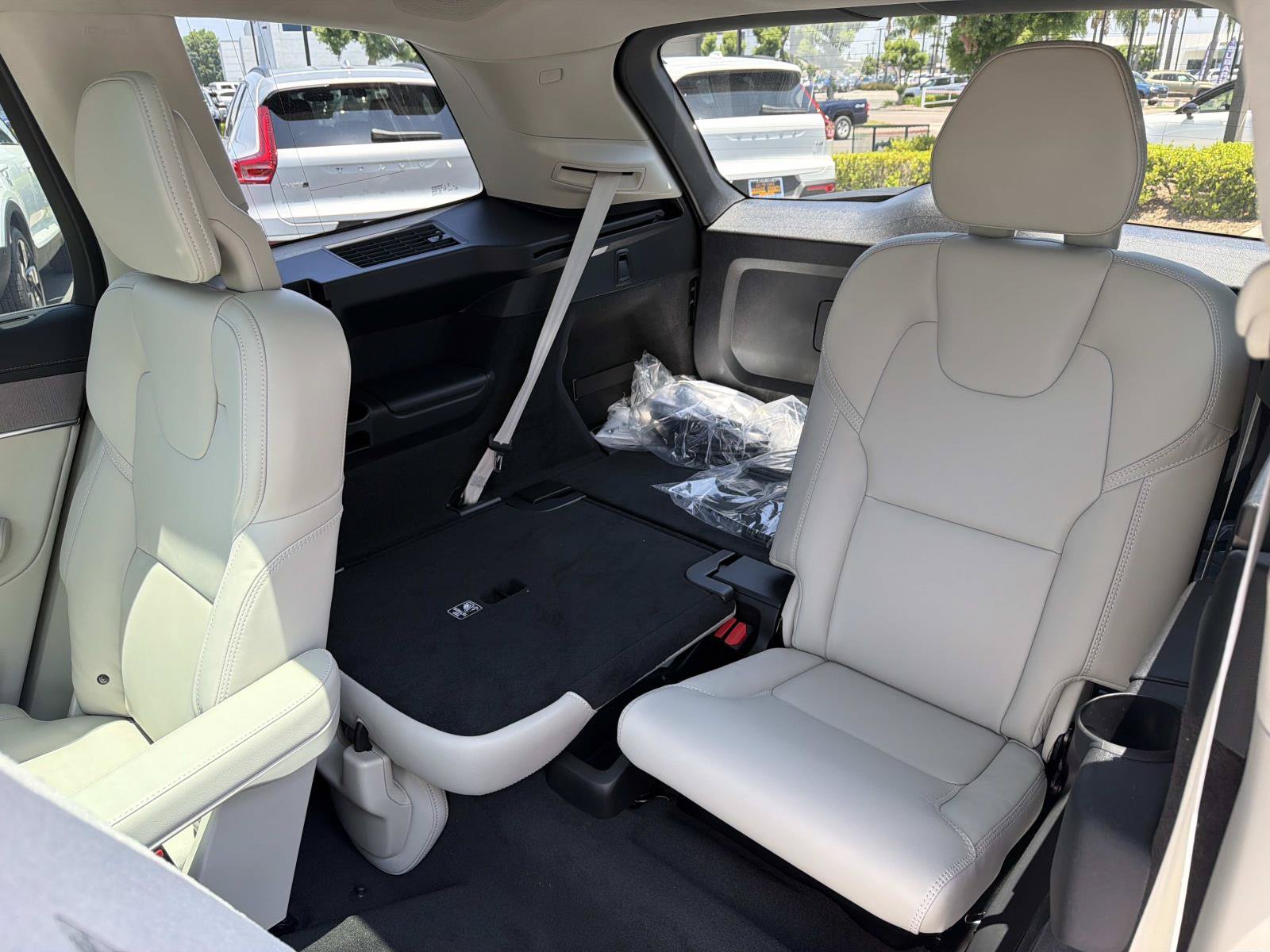 New 2026 Volvo XC90 T8 Ultra w/ Lounge Package AWD/4WD image 18
