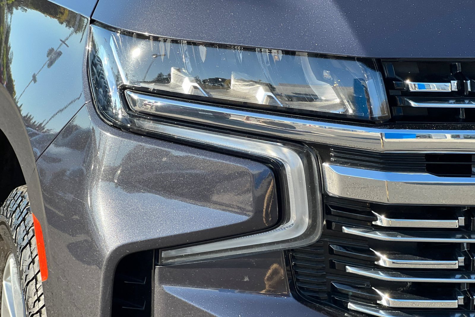 Used 2023 Chevrolet Suburban Premier AWD/4WD image 43