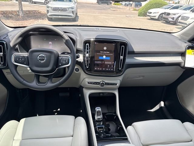 New 2026 Volvo XC40 B5 Plus w/ Climate Package image 25