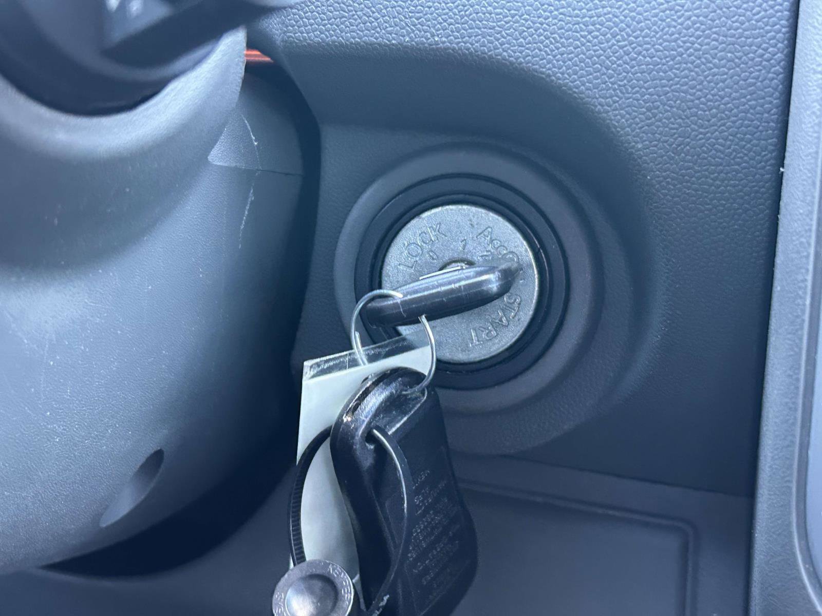 Used 2018 Nissan Frontier SV image 24