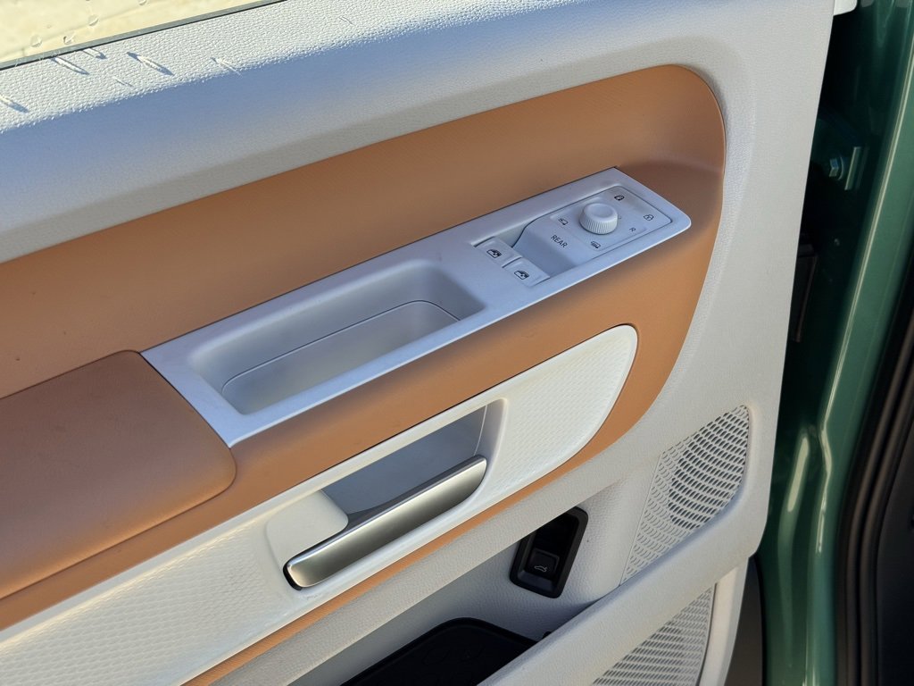 New 2025 Volkswagen ID. Buzz 1st Edition image 16