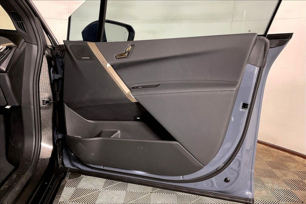 Used 2025 BMW iX xDrive50 w/ Sport Package image 22