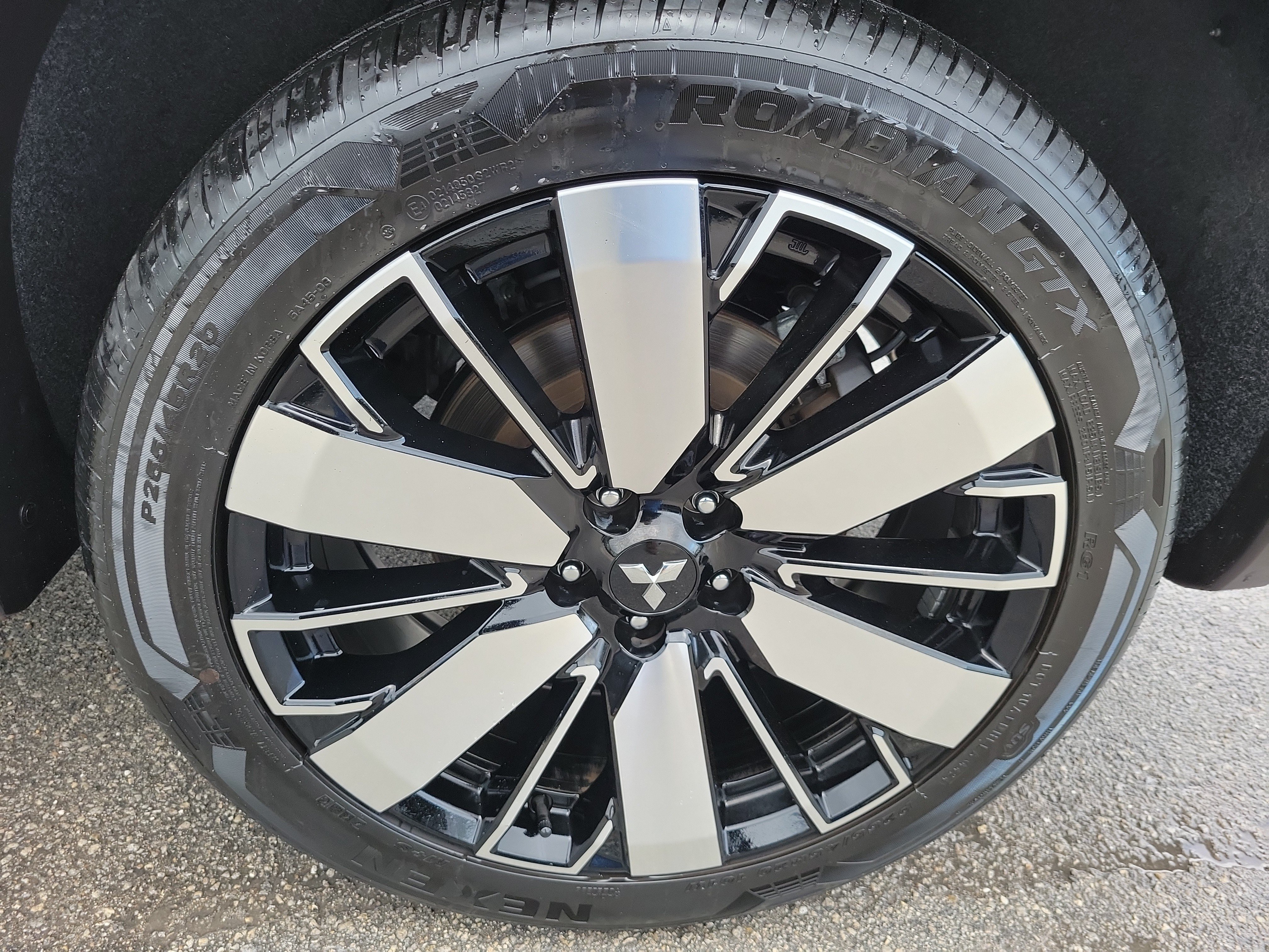 Used 2025 Mitsubishi Outlander SE FWD image 30