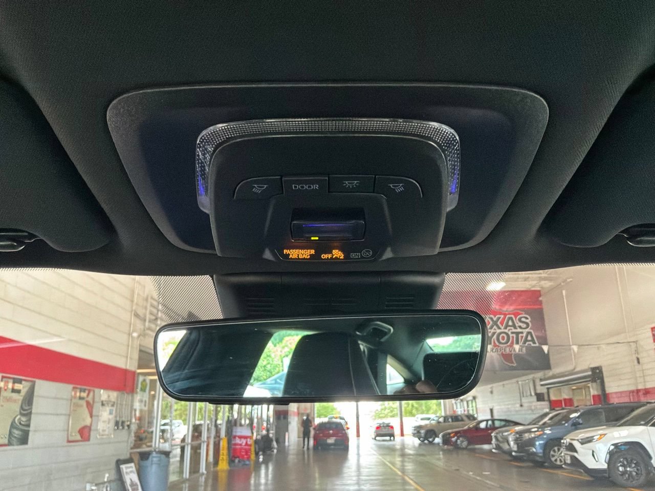 Used 2025 Toyota Crown AWD/4WD image 17
