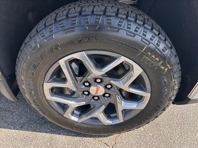 New 2026 GMC Sierra 1500 SLT w/ SLT Premium Plus Package image 14