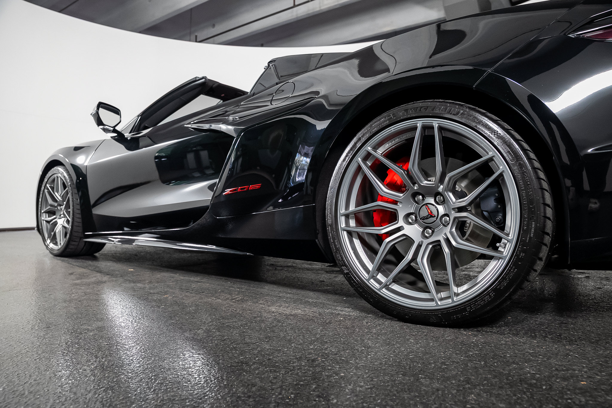 Used 2025 Chevrolet Corvette Z06 RWD image 21