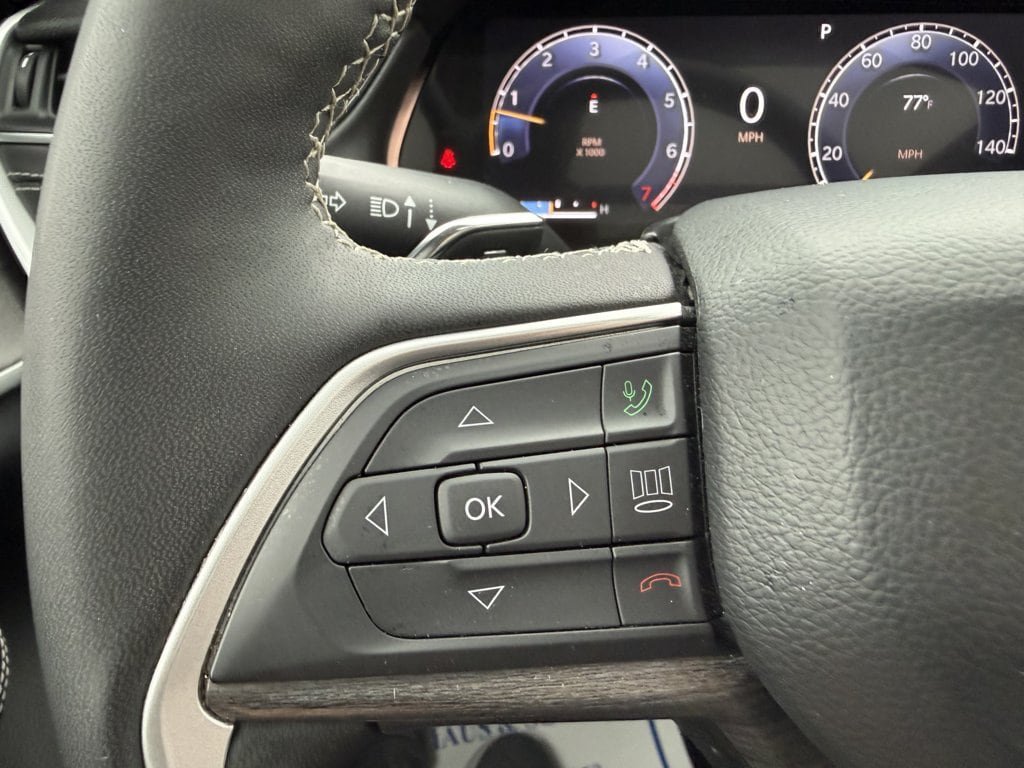 Used 2024 Jeep Grand Cherokee Limited AWD/4WD image 22
